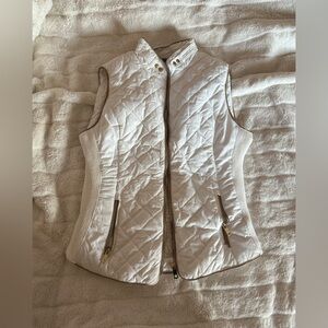 C’Esttoi White vest size small